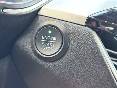 Used 2020 Ford Escape SE image 22