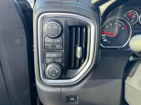 Used 2021 Chevrolet Silverado 1500 LT image 39