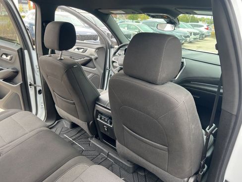 Used 2023 Chevrolet Traverse LT w/ Midnight/Sport Edition image 15