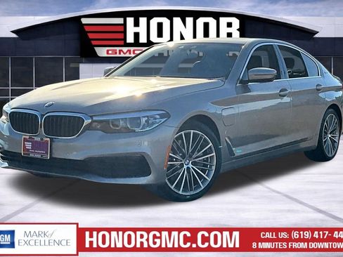 Used 2019 BMW 530e w/ Convenience Package image 3