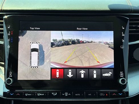 Used 2023 Jeep Grand Wagoneer Series III AWD/4WD image 24