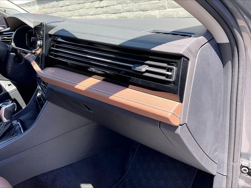 Certified 2025 Volkswagen Jetta SEL FWD image 16