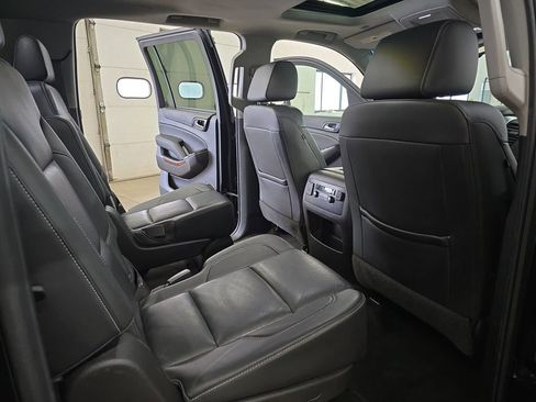 Used 2017 Chevrolet Suburban Premier AWD/4WD image 11