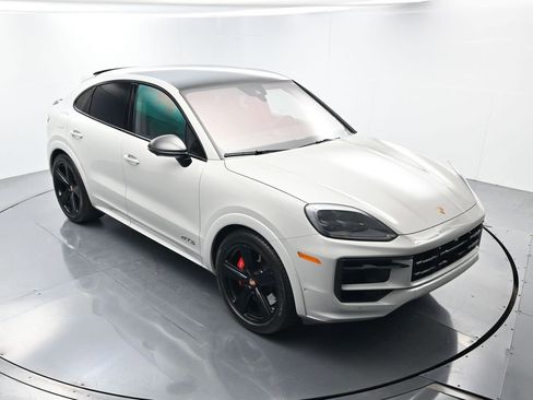 Certified 2026 Porsche Cayenne GTS AWD/4WD image 45