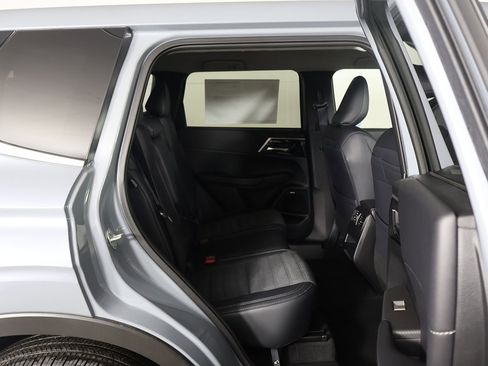 New 2026 Mitsubishi Outlander SE image 34