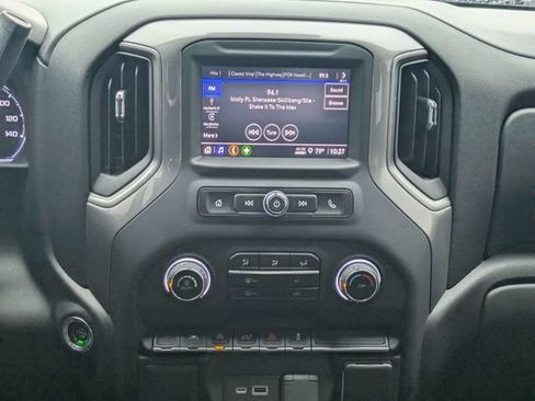Used 2022 Chevrolet Silverado 1500 Custom AWD/4WD image 17