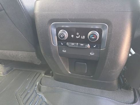Used 2023 Chevrolet Suburban Premier AWD/4WD image 16