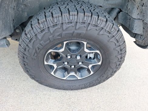 Used 2021 Jeep Wrangler Unlimited Rubicon 4xe w/ Steel Bumper Group AWD/4WD image 11