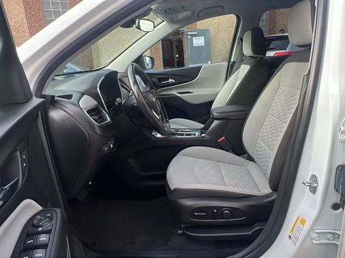 Used 2020 Chevrolet Equinox LT w/ Driver Convenience Package image 24