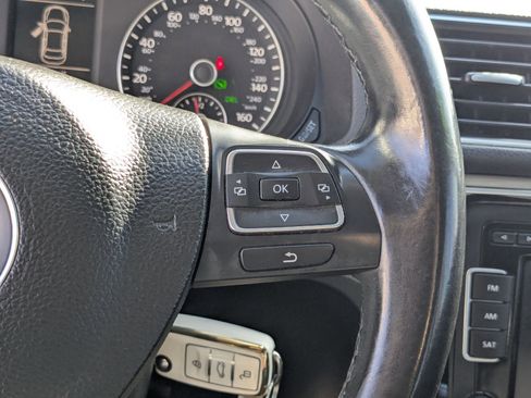 Used 2015 Volkswagen Passat TDI SE image 19