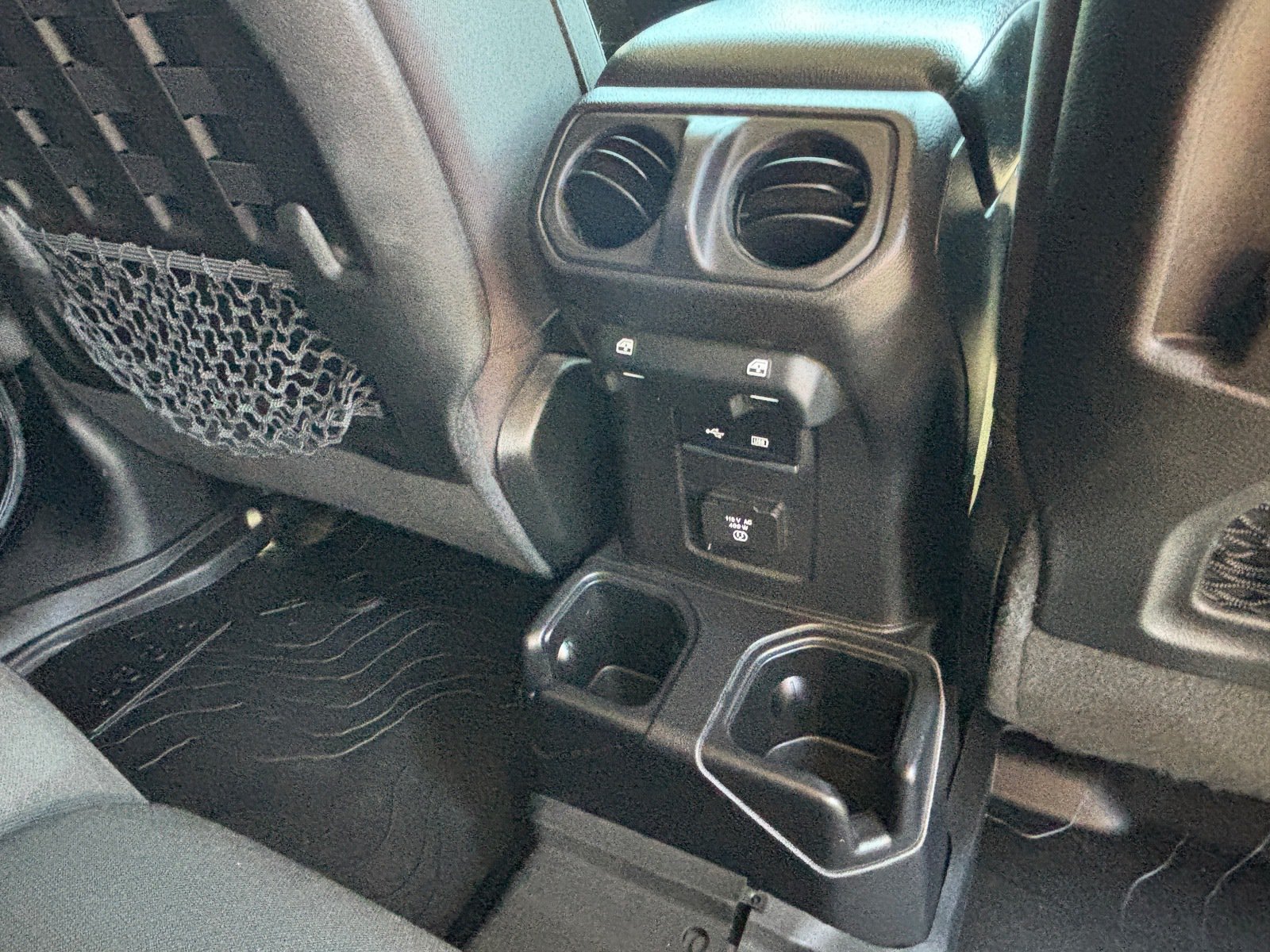 Used 2020 Jeep Gladiator Rubicon w/ Safety Group AWD/4WD image 30