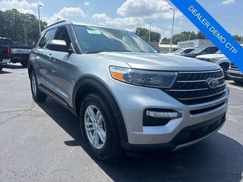 Used 2024 Ford Explorer XLT w/ Equipment Group 202A AWD/4WD image 4