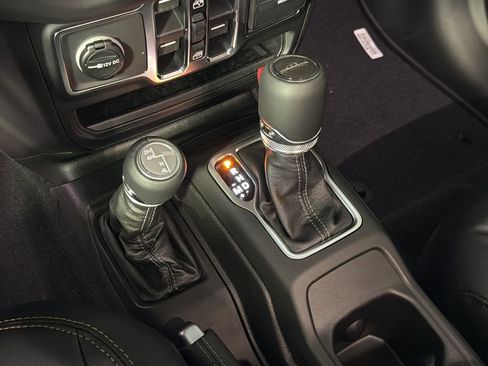 New 2026 Jeep Gladiator Sport AWD/4WD image 22