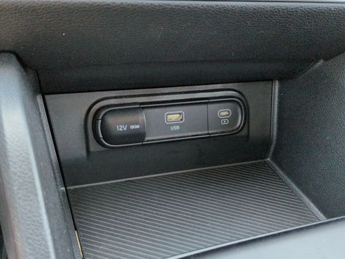 Certified 2025 Kia Sportage LX FWD image 21