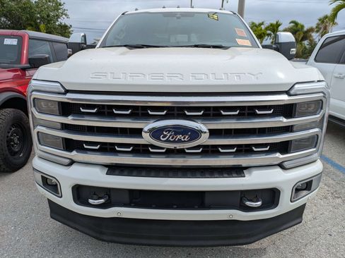 Used 2023 Ford F250 Platinum AWD/4WD image 2