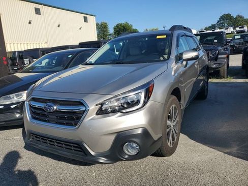 Used 2019 Subaru Outback 2.5i Limited w/ Popular Package #2 AWD/4WD image 3