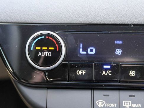 New 2025 Hyundai Elantra Blue image 18