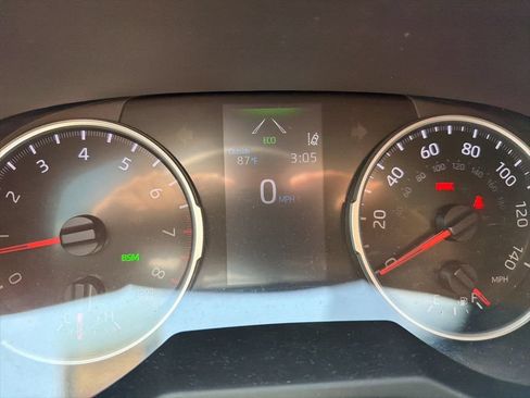 Used 2022 Toyota RAV4 XLE FWD image 6