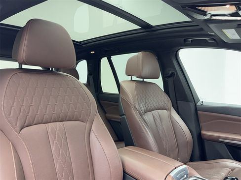 Used 2022 BMW X5 M50i w/ Dynamic Handling Package image 44