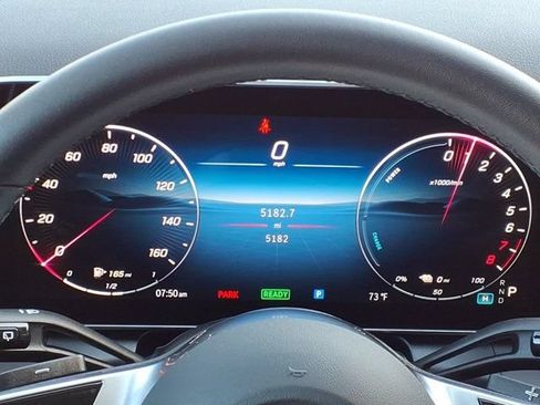 Used 2025 Mercedes-Benz GLC 350e 4MATIC image 11