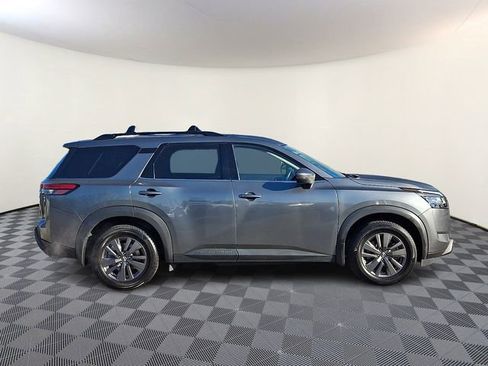 Used 2022 Nissan Pathfinder SV w/ SV Black Package AWD/4WD image 8