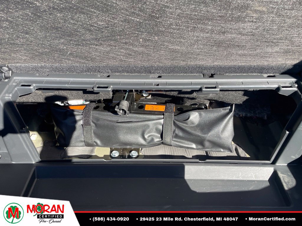 Used 2025 Nissan Pathfinder SV AWD/4WD image 16