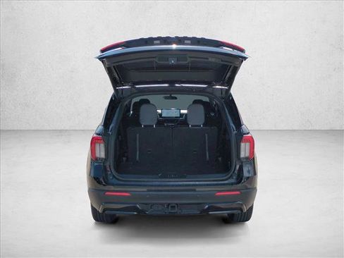 Used 2025 Ford Explorer ST-Line image 6