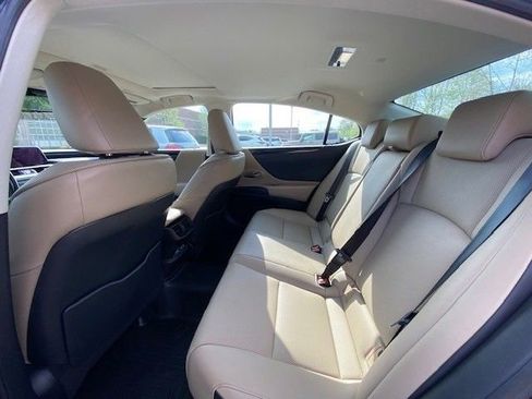 Used 2019 Lexus ES 350 w/ Premium Package image 9