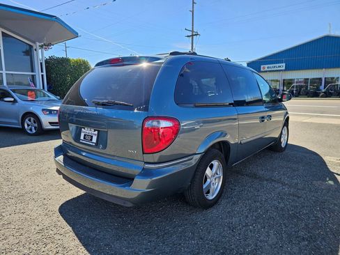 Used 2005 Dodge Grand Caravan SXT w/ Premium Group FWD image 7