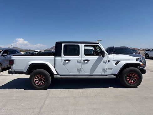 Used 2022 Jeep Gladiator Overland AWD/4WD image 3