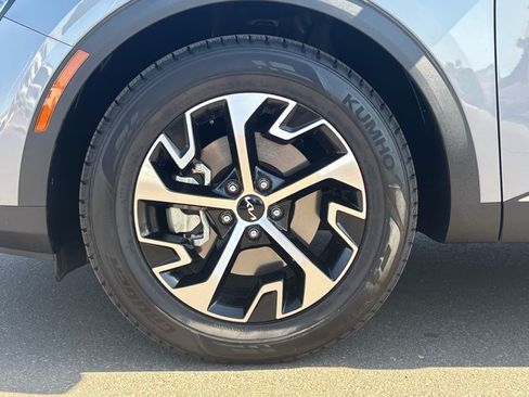 Certified 2025 Kia Sportage EX w/ Premium Package FWD image 10