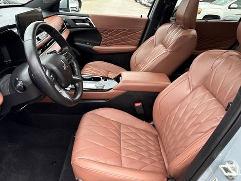 Used 2025 Mitsubishi Outlander SEL image 10