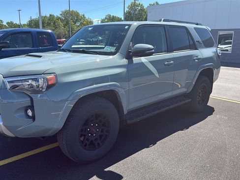 Used 2023 Toyota 4Runner TRD Off-Road Premium w/ Off Road Premium Plus Package AWD/4WD image 8