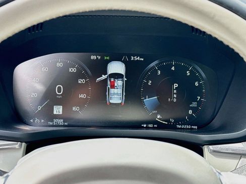 Used 2019 Volvo XC60 T5 Inscription w/ Protection Package AWD/4WD image 12
