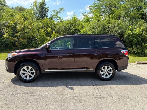 Used 2013 Toyota Highlander Plus AWD/4WD image 3