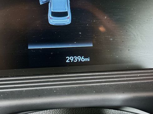 Used 2025 Hyundai Venue SEL FWD image 19