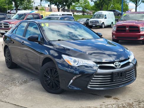 Used 2017 Toyota Camry LE FWD image 28