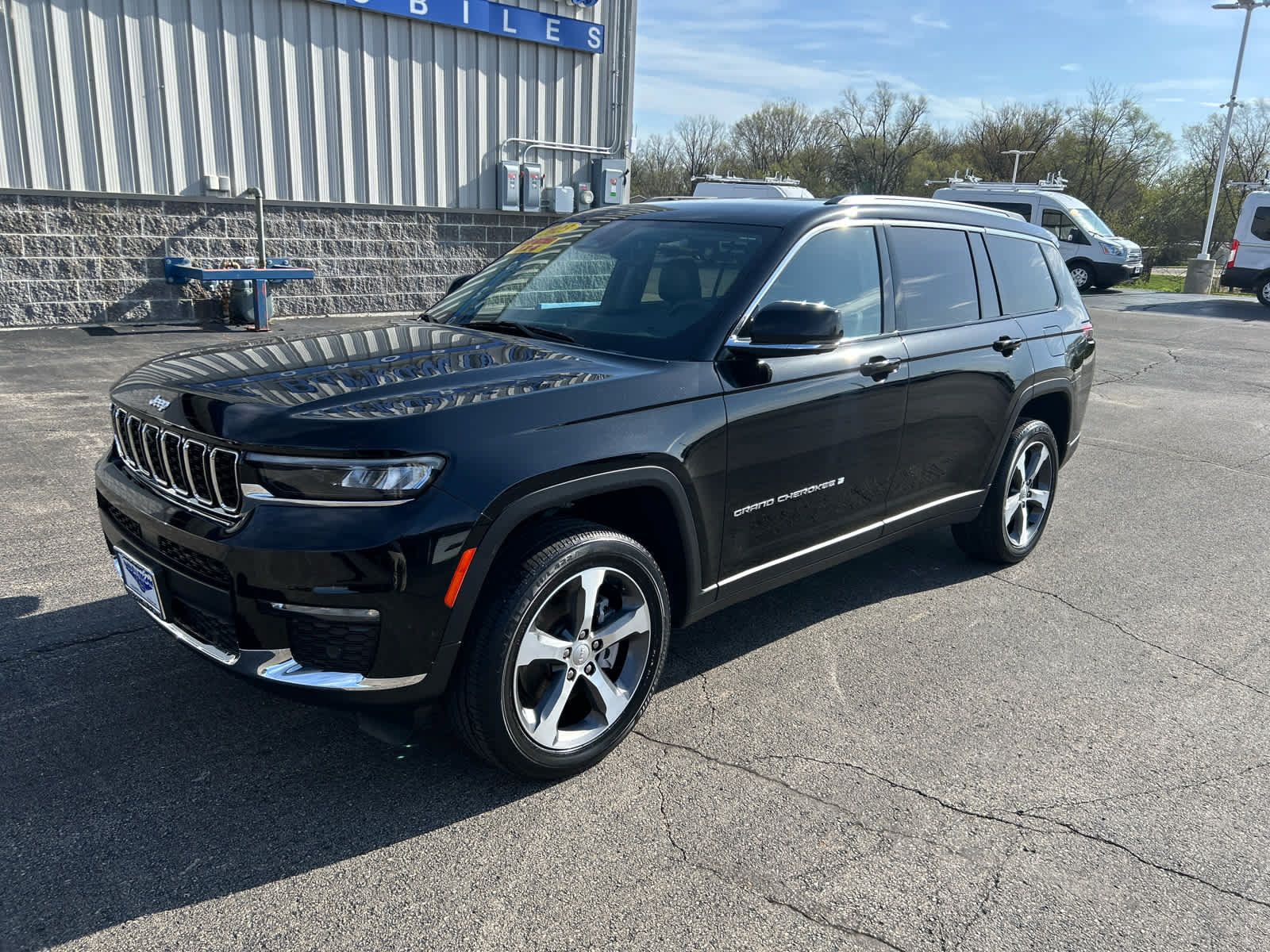 Used 2023 Jeep Grand Cherokee L Limited w/ Luxury Tech Group II AWD/4WD image 8