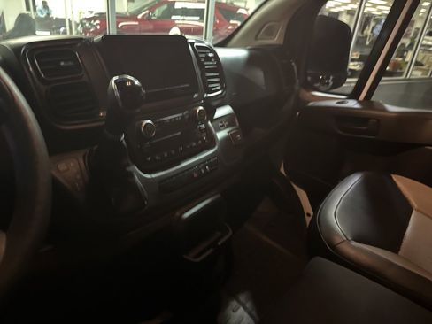 Used 2023 RAM ProMaster 2500 image 12