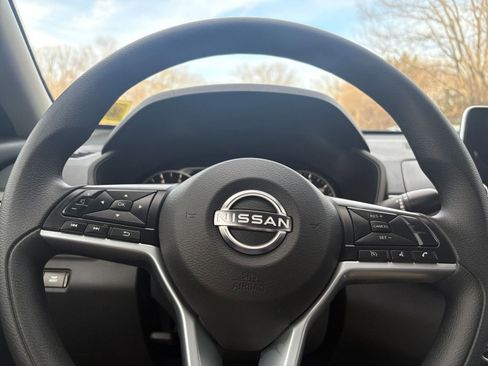 Used 2025 Nissan Altima 2.5 SV image 25