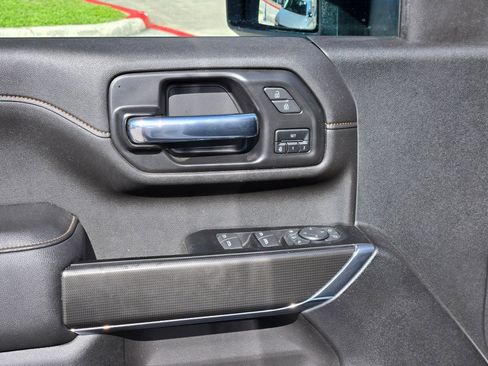 Used 2022 GMC Sierra 2500 AT4 w/ AT4 Premium Plus Package AWD/4WD image 11