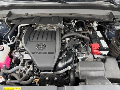 Used 2025 Toyota Grand Highlander FWD image 32