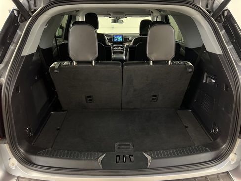 Used 2022 Ford Explorer Limited w/ Equipment Group 301A image 35