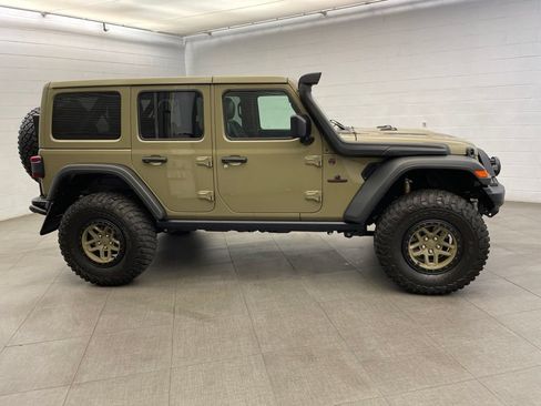 Certified 2025 Jeep Wrangler Unlimited Rubicon w/ Convenience Group AWD/4WD image 5