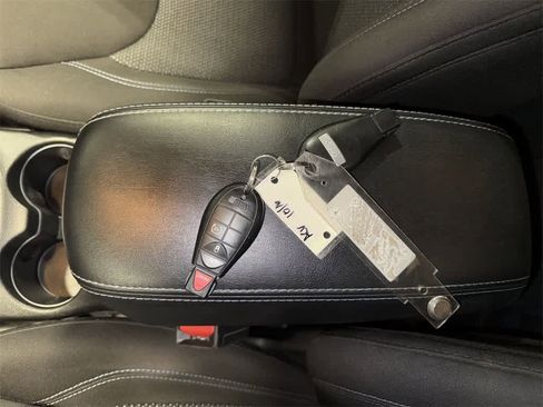 Used 2019 Jeep Cherokee Latitude w/ Cold Weather Group image 33