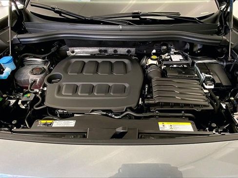 New 2026 Volkswagen Tiguan SE image 11