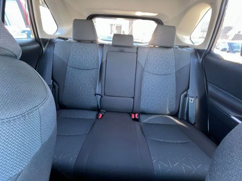 Used 2025 Toyota RAV4 XLE image 39