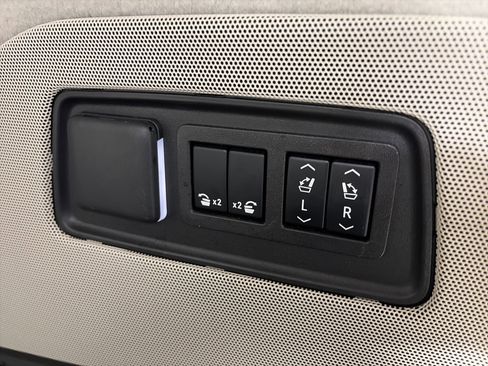 Used 2024 Cadillac Escalade Sport Platinum image 21