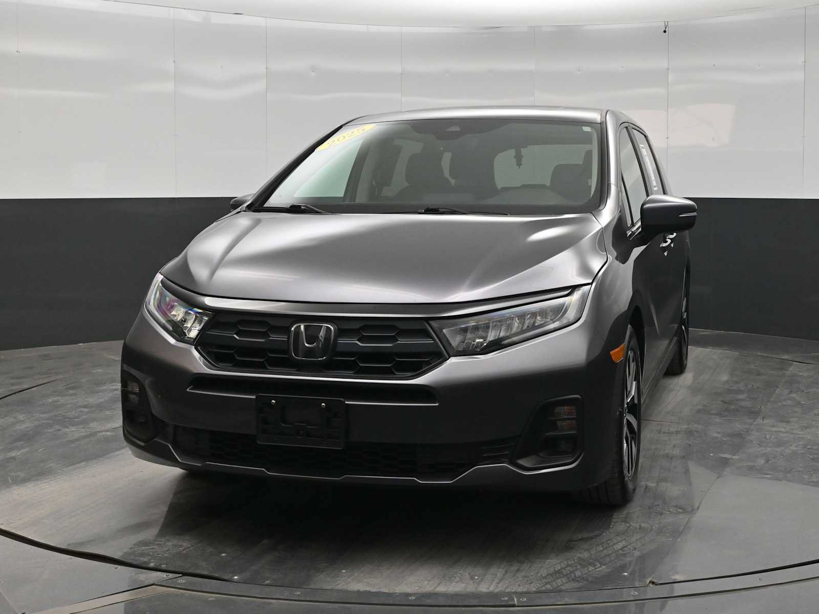 Used 2025 Honda Odyssey EX-L image 2