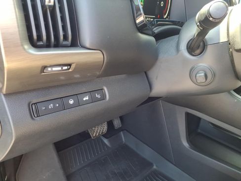 Used 2022 Nissan Pathfinder Platinum w/ Cargo Package AWD/4WD image 24